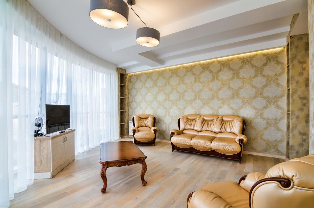 Leogrand Apartments Z Panoramoyu Lvova Exteriör bild